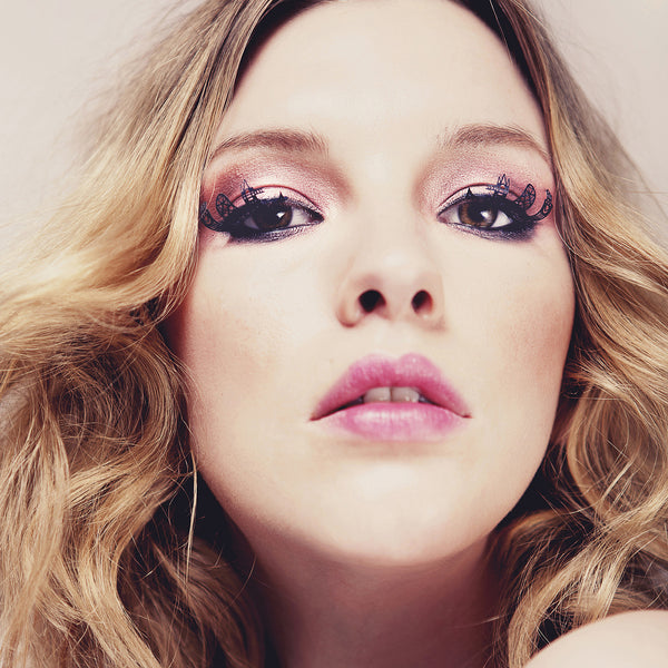 London Skyline Paper Lashes PAPERSELF