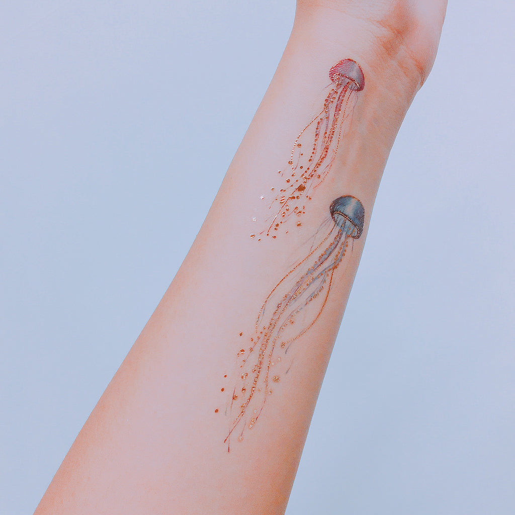 Simple yet very neat jellyfish tattoo | Jellyfish tattoo, Tattoos, Circle  tattoos